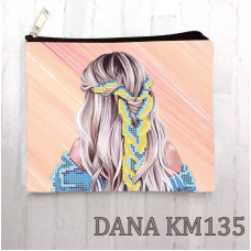 Дівчина українка. Косметичка під вишивку (Код:КМ135)