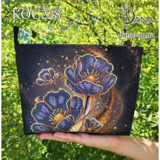 Модниця з медведиком. Косметичка для вишивки (Код:КОС196)