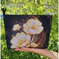Перлинові квіти. Косметичка під вишивку (Код:КОС229)